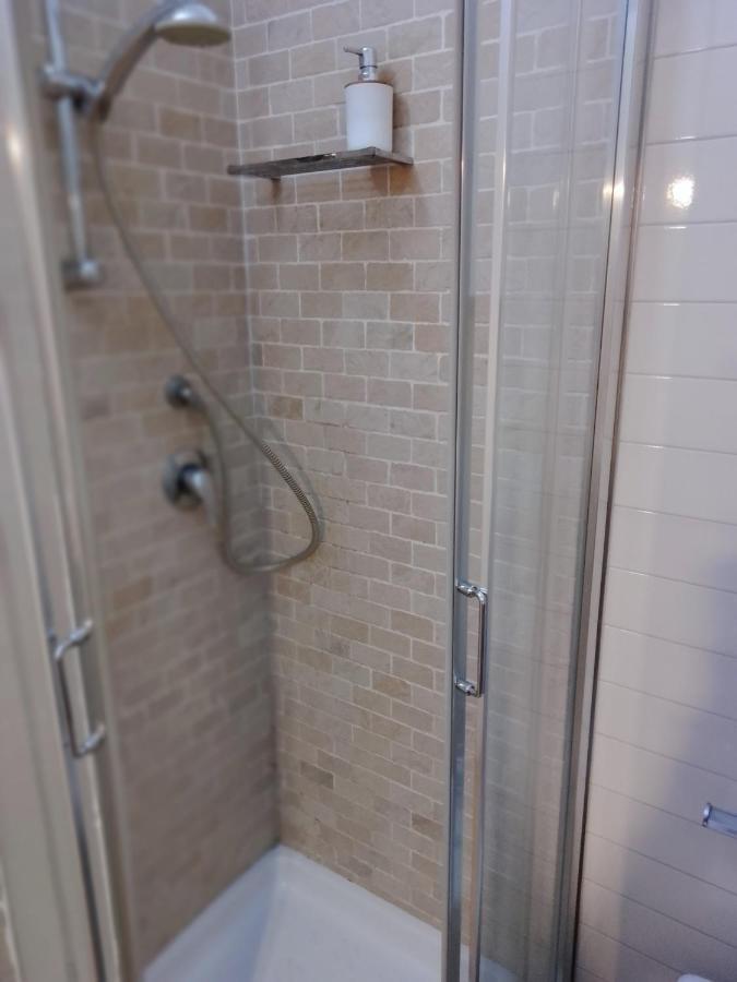 Stanza Porolla - Matrimoniale Con Bagno Privato * Cagliari